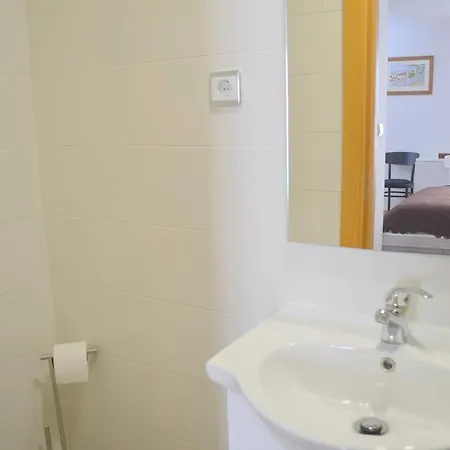 Rh Casa Dos Inglesinhos 1, Bairro Alto דירה ליסבון